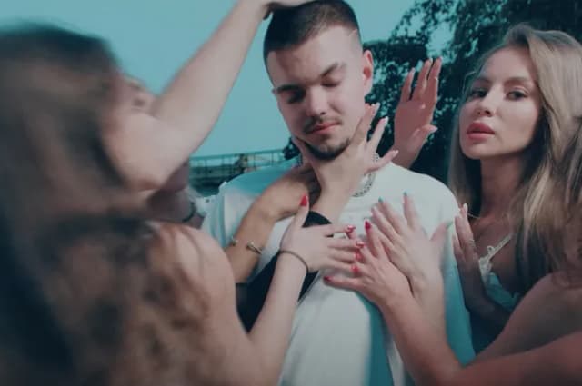 Ile Palion ma lat? Zaskakujące fakty o jego życiu i karierze Ile Palion ma lat? Zaskakujące fakty o jego życiu i karierze