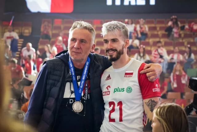 Z kim jest Tomasz Fornal? Zaskakujące zmiany w jego życiu osobistym Z kim jest Tomasz Fornal? Zaskakujące zmiany w jego życiu osobistym