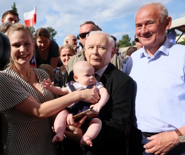 Czy Jarosław Kaczyński ma dzieci? Zaskakujące fakty o jego rodzinie Czy Jarosław Kaczyński ma dzieci? Zaskakujące fakty o jego rodzinie