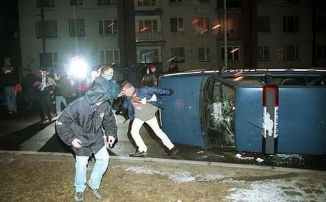 Dariusz Woźniak policjant - czy naprawdę już nie żyje? Dariusz Woźniak policjant - czy naprawdę już nie żyje?