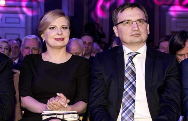 Czy Ziobro ma żonę? Odkryj prawdę o jego życiu prywatnym Czy Ziobro ma żonę? Odkryj prawdę o jego życiu prywatnym
