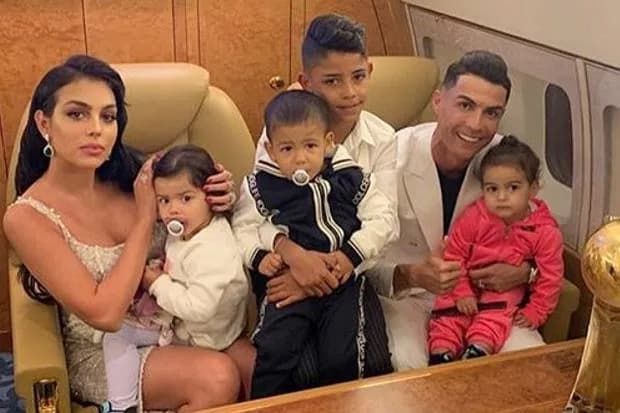 Ile dzieci ma Georgina? Zaskakujące fakty o rodzinie Rodriguez Ile dzieci ma Georgina? Zaskakujące fakty o rodzinie Rodriguez