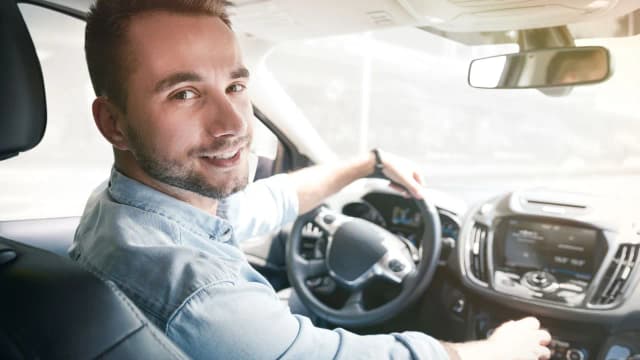 Ile zarabia kierowca Ubera? Fakty, które mogą Cię zaskoczyć Ile zarabia kierowca Ubera? Fakty, które mogą Cię zaskoczyć