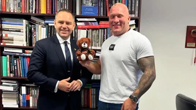 Kim jest Wielki Bu? Zaskakujące fakty o Patryku Masiaku i jego karierze Kim jest Wielki Bu? Zaskakujące fakty o Patryku Masiaku i jego karierze