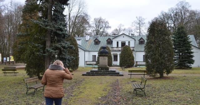 Mikołaj Rej: miejsce urodzenia w Żurawnie i jego literackie znaczenie Mikołaj Rej: miejsce urodzenia w Żurawnie i jego literackie znaczenie