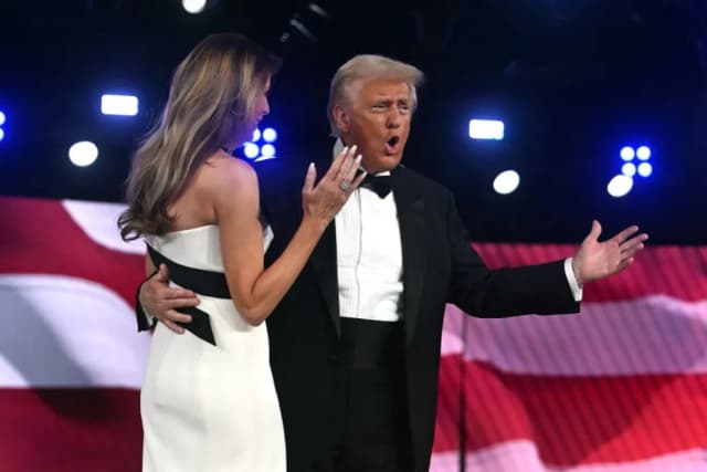 Ile lat ma żona Donalda Trumpa? Zaskakujące fakty o Melanii Ile lat ma żona Donalda Trumpa? Zaskakujące fakty o Melanii