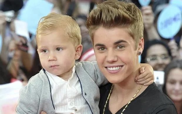 Ile Justin Bieber ma dzieci? Zaskakujące szczegóły o jego rodzinie Ile Justin Bieber ma dzieci? Zaskakujące szczegóły o jego rodzinie