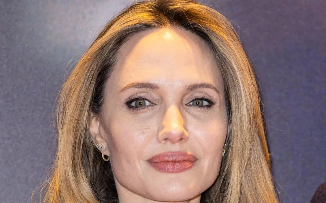Czy Angelina Jolie ma swoje dzieci? Prawda o ich pochodzeniu i życiu Czy Angelina Jolie ma swoje dzieci? Prawda o ich pochodzeniu i życiu