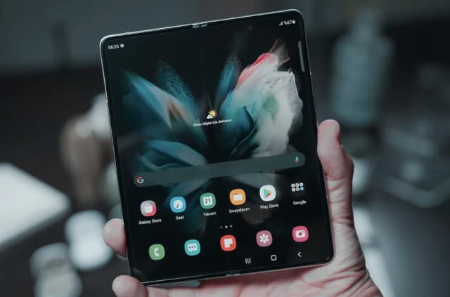 Elastyczne ekrany: smartfon, który zmienia się w tablet i z powrotem Elastyczne ekrany: smartfon, który zmienia się w tablet i z powrotem