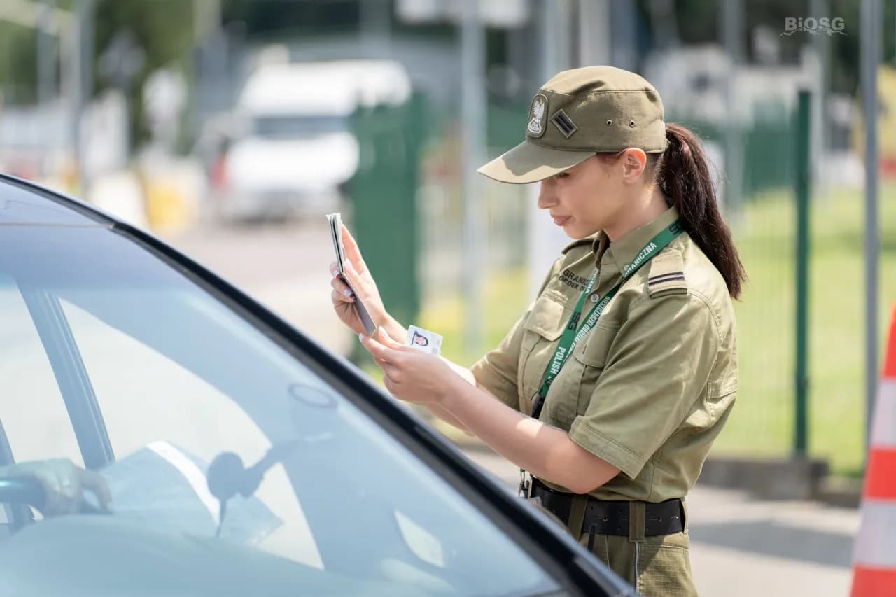 Ile zarabia straż graniczna? Zaskakujące wyniki dla funkcjonariuszy Ile zarabia straż graniczna? Zaskakujące wyniki dla funkcjonariuszy