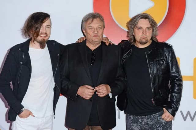 Ile dzieci ma Krzysztof Cugowski? Zaskakujące fakty o rodzinie muzyka Ile dzieci ma Krzysztof Cugowski? Zaskakujące fakty o rodzinie muzyka