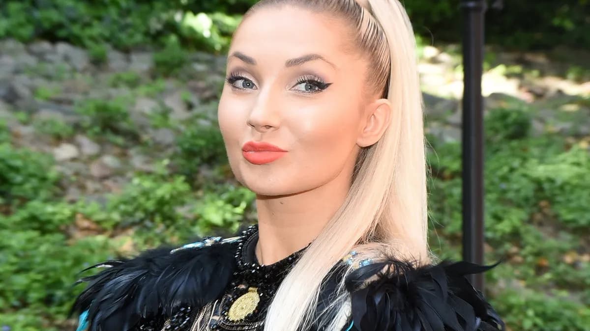 Ile lat ma Cleo? Zaskakujące fakty o wieku i karierze piosenkarki Ile lat ma Cleo? Zaskakujące fakty o wieku i karierze piosenkarki