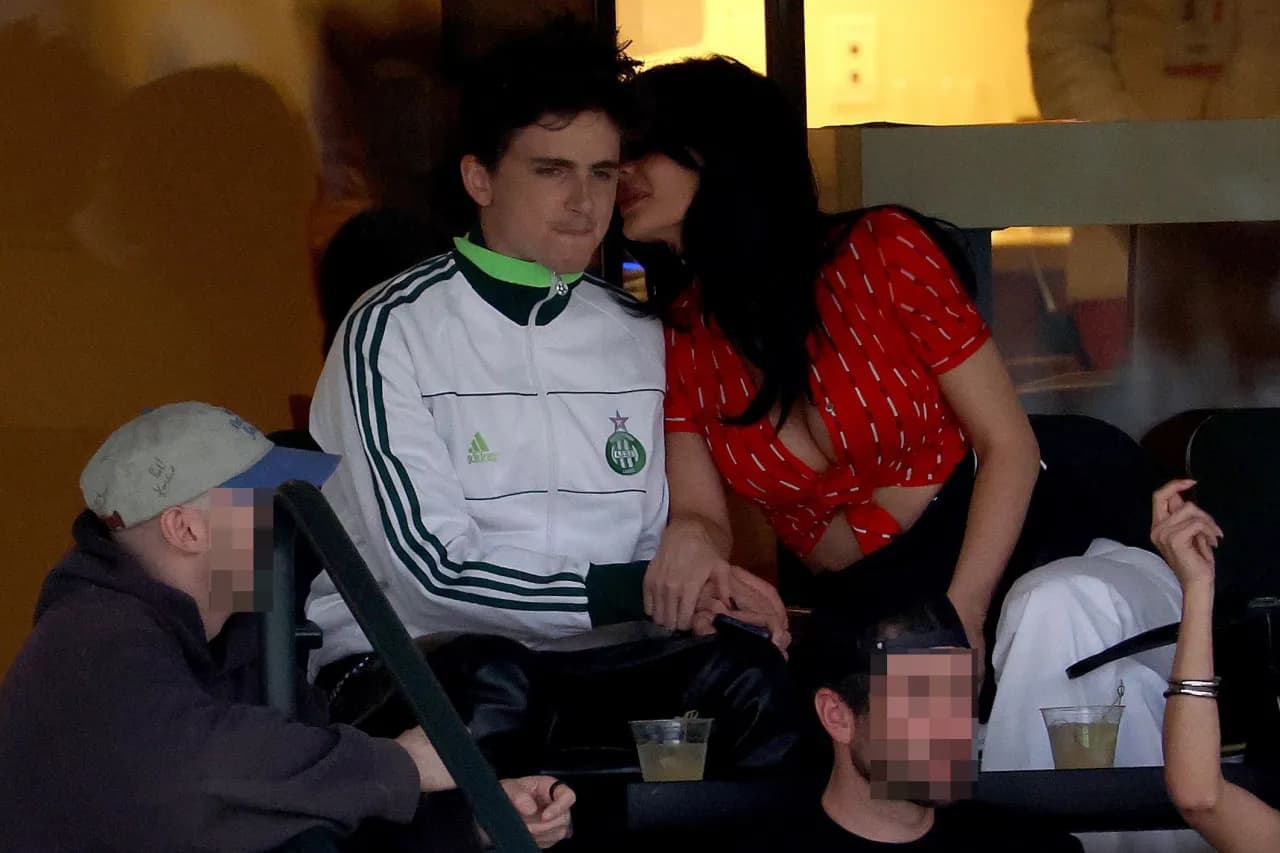 Kylie Jenner w związku z Timothée Chalametem - szczegóły i kontrowersje Kylie Jenner w związku z Timothée Chalametem - szczegóły i kontrowersje