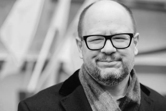 Czy Adamowicz żyje? Prawda o jego śmierci i dziedzictwie Czy Adamowicz żyje? Prawda o jego śmierci i dziedzictwie