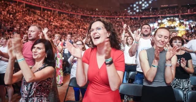 Poznaj prawdę o życiu małżeńskim Marcina Zielińskiego: czy ma żonę i rodzinę Poznaj prawdę o życiu małżeńskim Marcina Zielińskiego: czy ma żonę i rodzinę