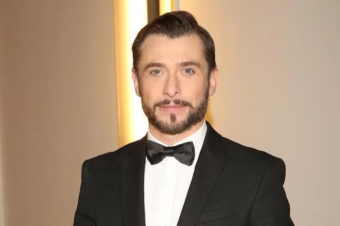 Czy Kacper Kuszewski ma żonę? Prawda o życiu prywatnym aktora w 2025 Czy Kacper Kuszewski ma żonę? Prawda o życiu prywatnym aktora w 2025