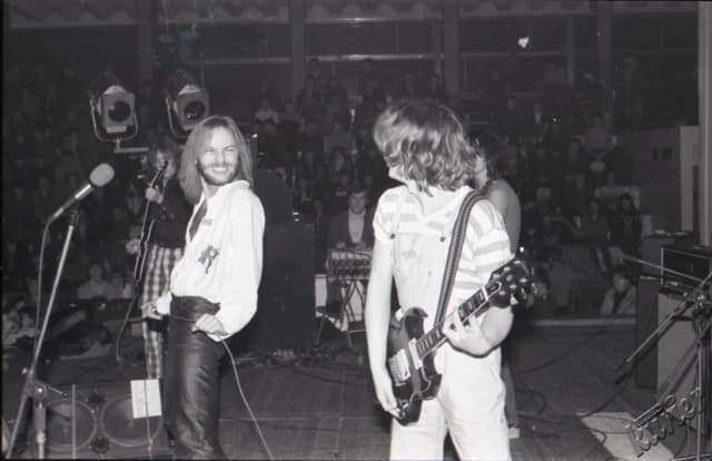 Legendarni rockmani Argentyny: historia muzyki rockowej z Buenos Aires Legendarni rockmani Argentyny: historia muzyki rockowej z Buenos Aires