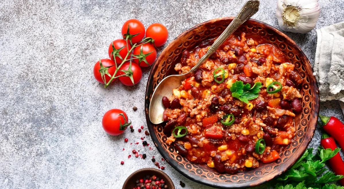 Chili con carne skąd pochodzi? Poznaj fascynującą historię tej potrawy Chili con carne skąd pochodzi? Poznaj fascynującą historię tej potrawy