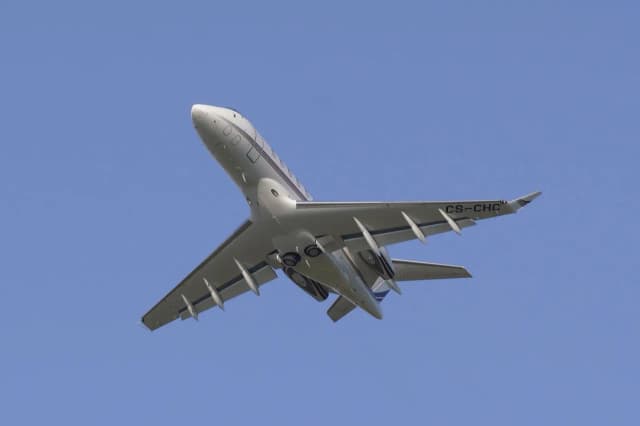 Ile zarabia pilot samolotu pasażerskiego? Fakty, które zaskakują Ile zarabia pilot samolotu pasażerskiego? Fakty, które zaskakują