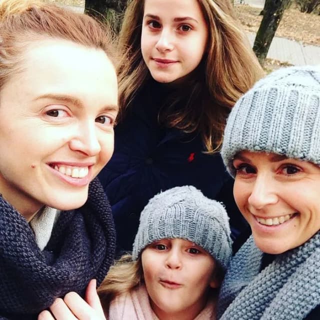 Monika Mrozowska ile ma dzieci? Zaskakujące fakty o jej rodzinie i życiu prywatnym Monika Mrozowska ile ma dzieci? Zaskakujące fakty o jej rodzinie i życiu prywatnym