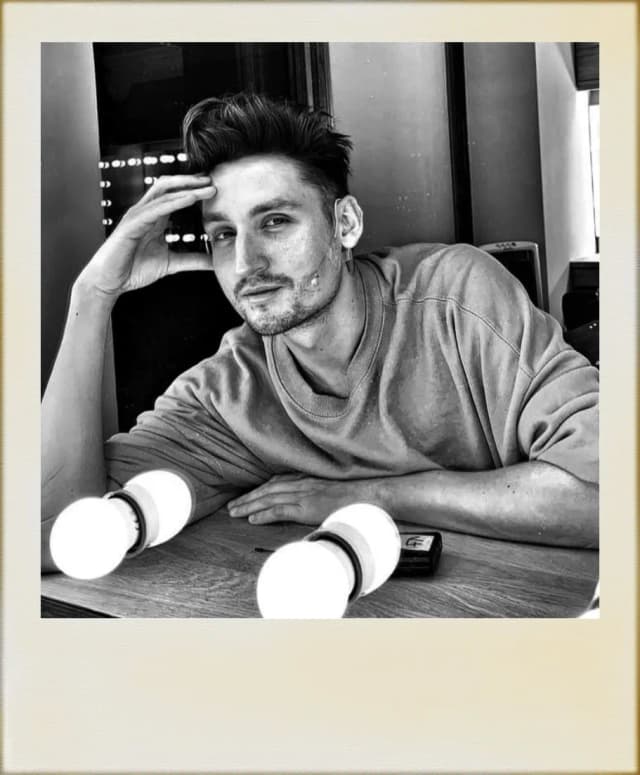 Filip Cembala czy ma żonę? Prawda o jego życiu osobistym i relacjach Filip Cembala czy ma żonę? Prawda o jego życiu osobistym i relacjach